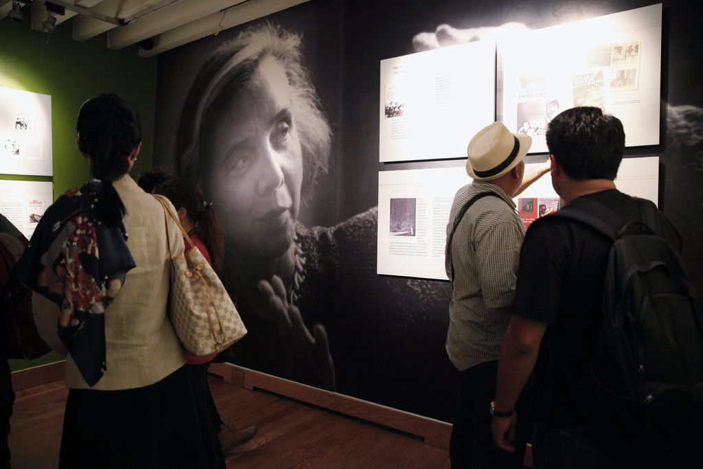 Fiesta. Con la exposición 'Elena Poniatowska, una obra de rabia y amor', celebra sus 83 años.