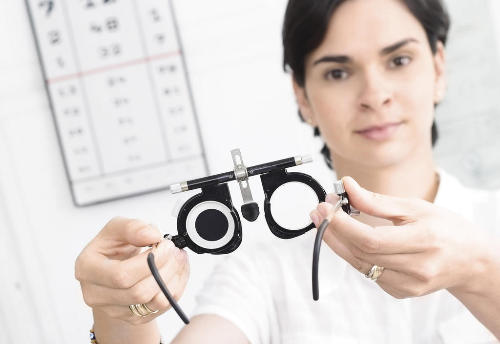 En México 40 millones de personas necesitan anteojos, de los cuales más de la mitad tienen astigmatismo e hipermetropía. (ARCHIVO)