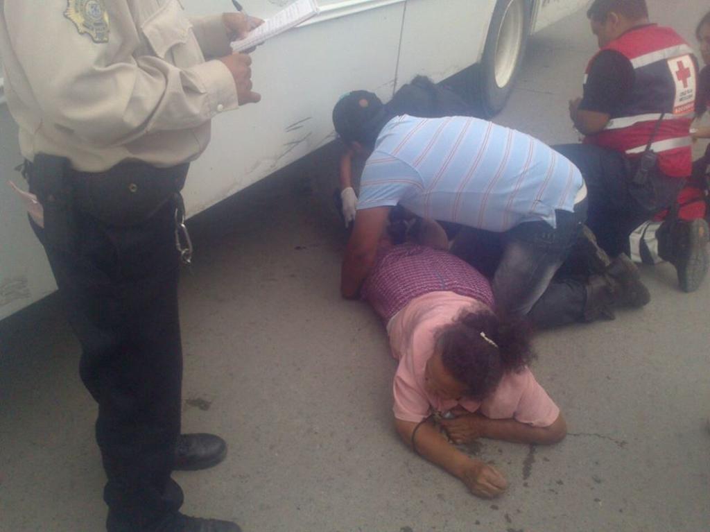 La lesionada fue identificada como Virginia Bolaños Hernández, de 64 años de edad, con domicilio en avenida Allende número 514 de la colonia Prolongación Las Rosas. (El Siglo de Torreón)