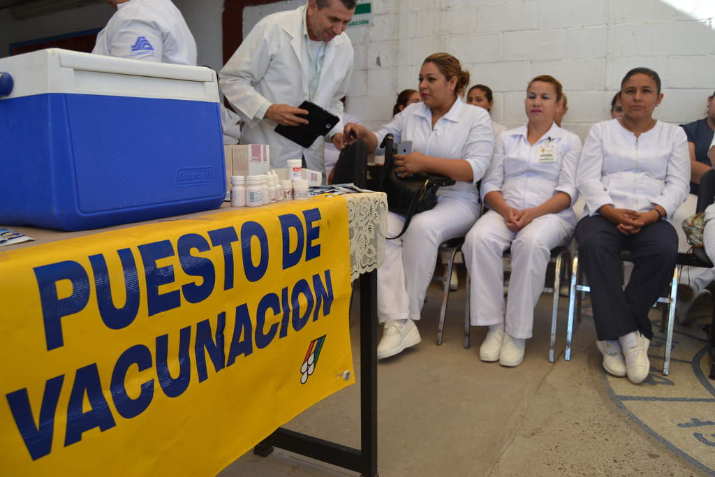 Hoy se realizó el arranque oficial de la Segunda Semana Nacional de Salud en la Laguna de Coahuila. (Edith González)