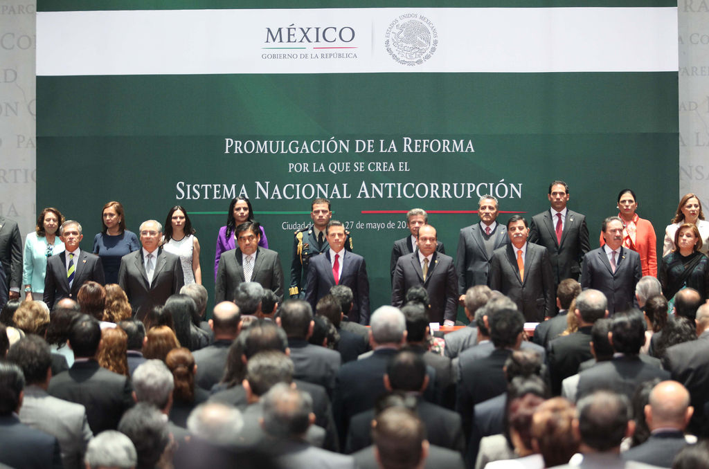 Unidos. El presidente Peña fue cobijado por los otros poderes del estado mexicano.