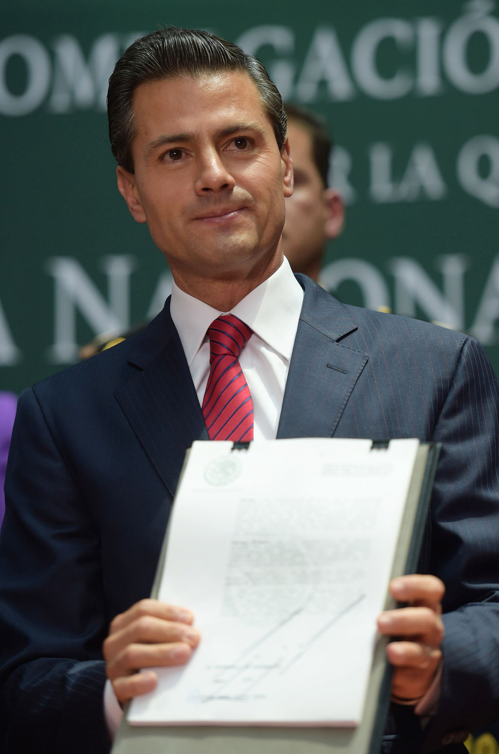 Problemas. El presidente Peña habría cometido irregularidades según Reuters.