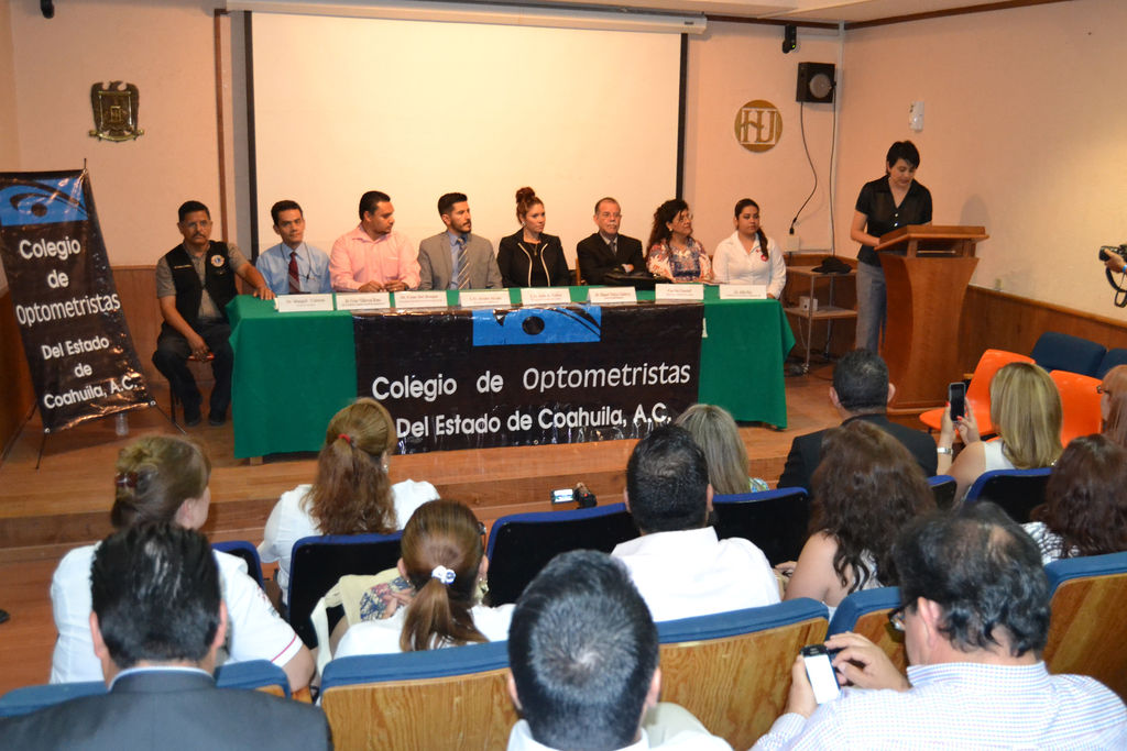 Se renuevan. Colegio de Optometristas del Estado de Coahuila, tiene nueva mesa directiva. (EDITH GONZÁLEZ)