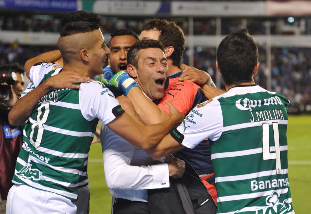 Santos logró el quinto título del futbol mexicano. (Ramón Sotomayor)