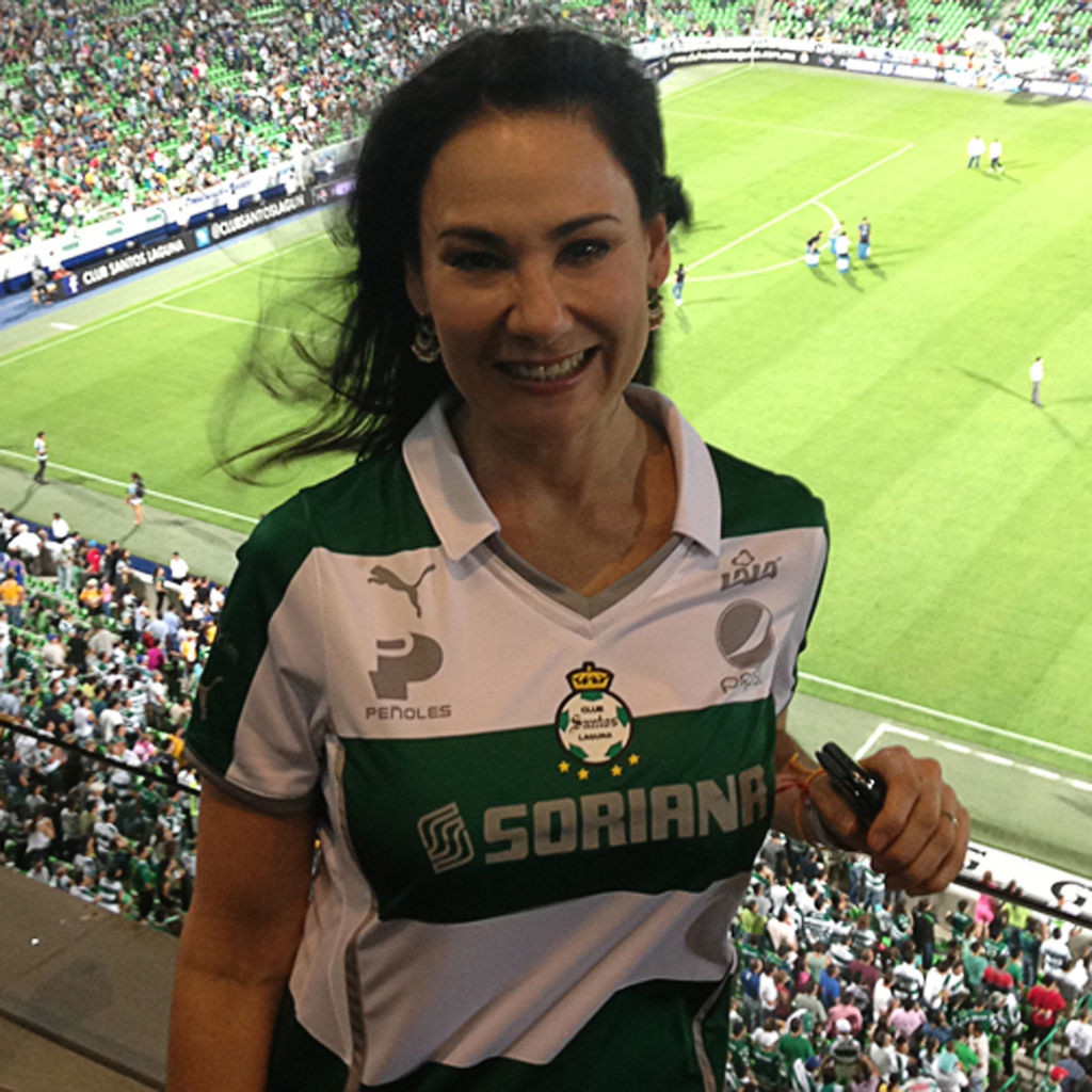 Por Twitter. La conductora Mónica Garza felicitó al equipo. (Archivo)