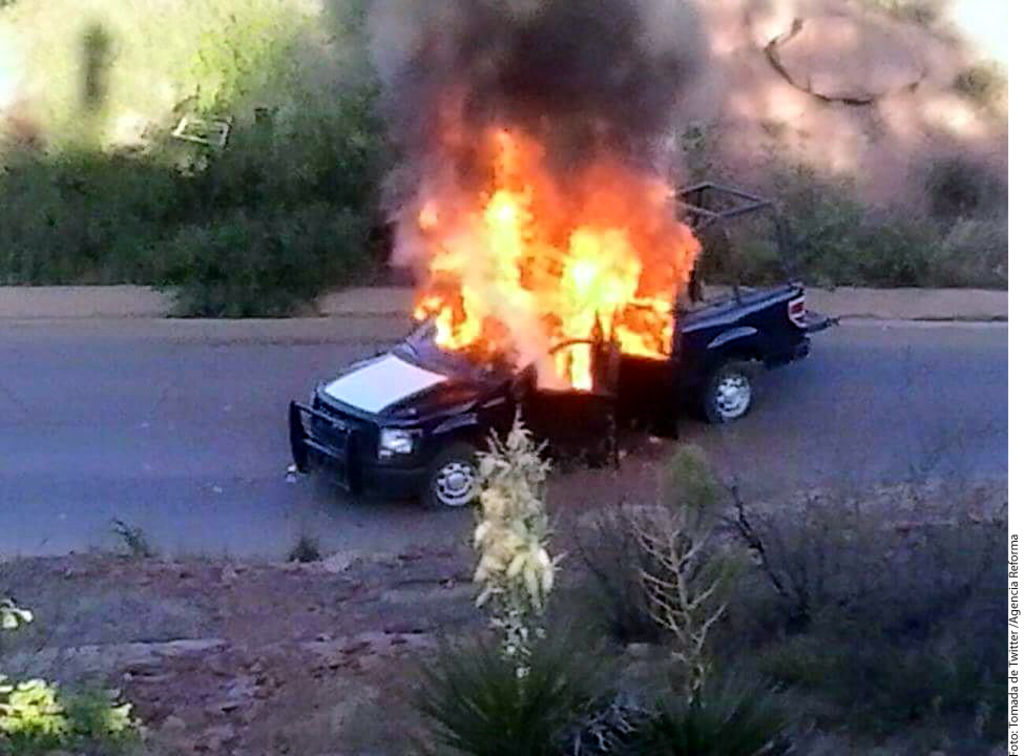Violencia. Los exmineros incendiaron patrullas y diversos  vehículos en el enfrentamiento.