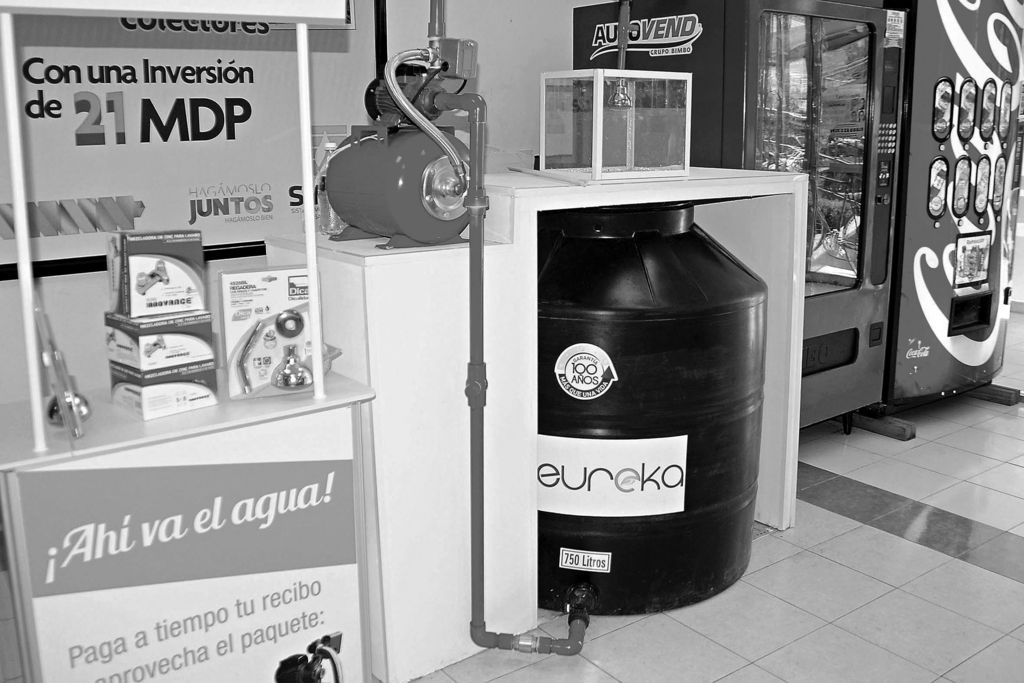 Presión. A través de los recibos de agua potable el Simas pretende ayudar a los usuarios con tinacos e hidroneumáticos. (Jesús Galindo)