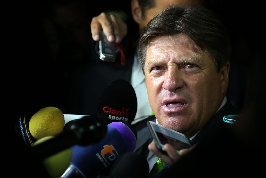 La Comisión Disciplinaria dio a conocer que se abrirá una investigación sobre los mensajes que publicó Miguel Herrera invitando al voto hacia el partido Verde. (EFE) 