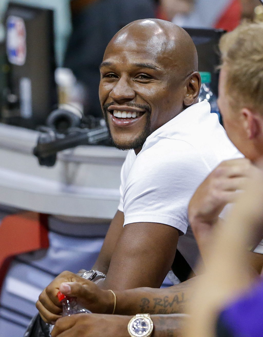 El boxeador estadounidense Floyd Mayweather ocupa el primer lugar como los deportistas mejor pagados, sgún la revista Forbes. Floyd Mayweather es el deportista mejor pagado