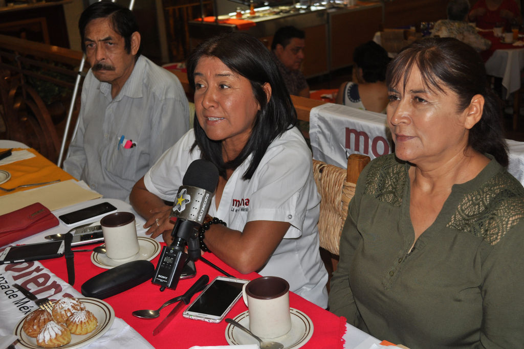 Elecciones. Miroslava Sánchez (centro), excandidata, dijo que Morena superó las expectativas. (FABIOLA P. CANEDO)