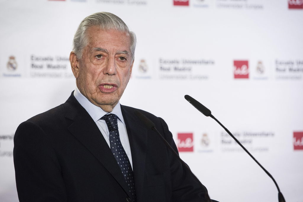 Afirma. El escritor peruano Mario Vargas Llosa: La novela contemporánea degrada la tradicional, sólo entretiene.