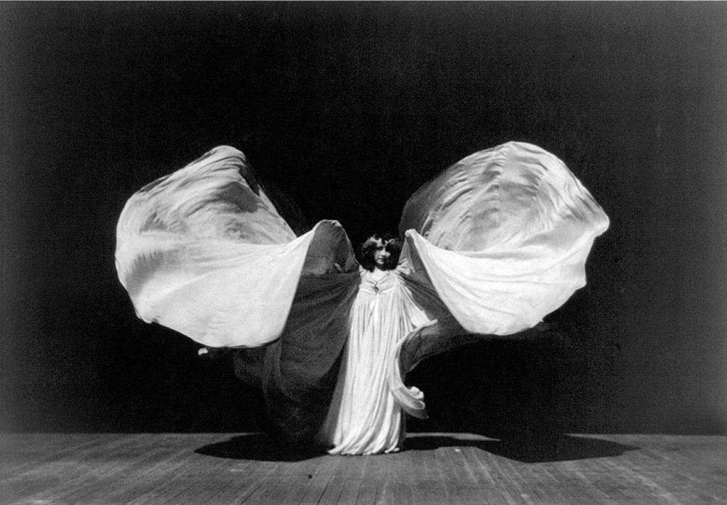 Isadora Duncan, coreografía de Loie Fuller, 1902.Foto: Fredererick Glasier.