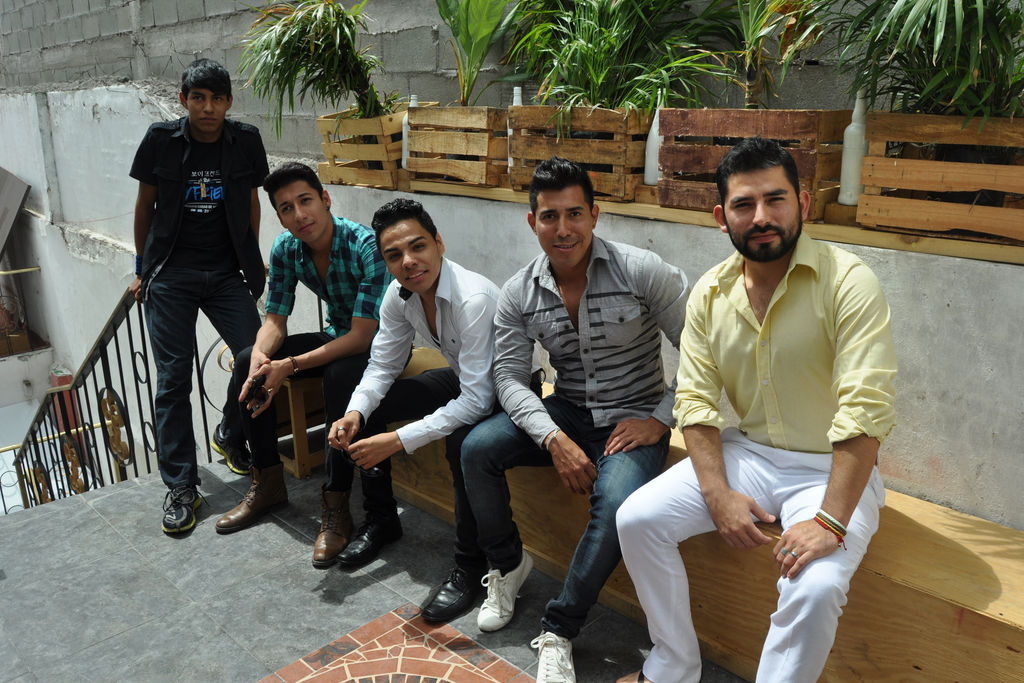 Candidatos. (De izquierda a derecha) Everardo, Armando, Maro, Javier y Mixtli, se disputan el Mister Gay Coahuila 2015. (GUADALUPE MIRANDA)