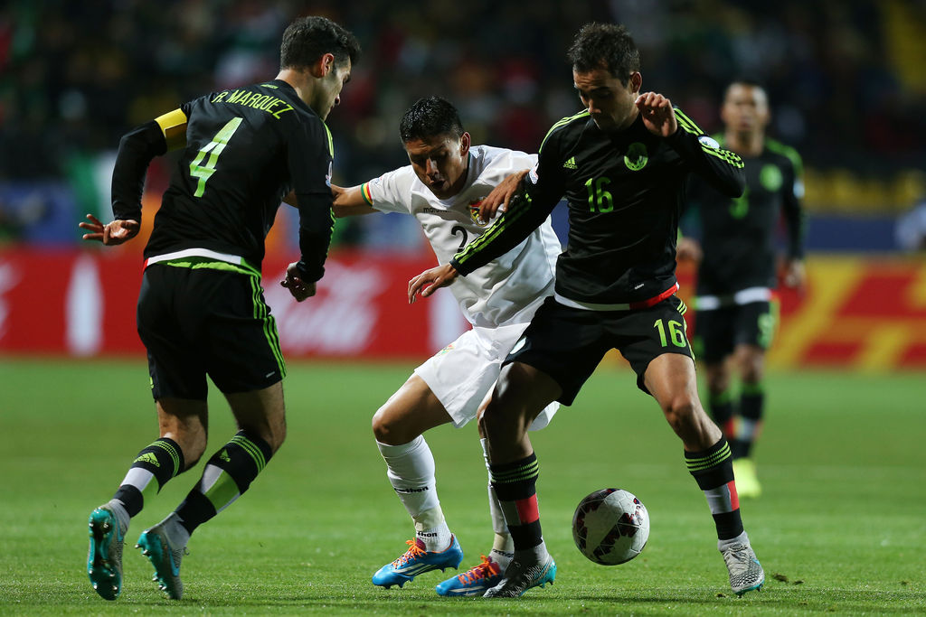 Rafael Márquez (i) y Adrián Aldrete (d) se lesionaron con el Tri. Aldrete se pierde toda la Copa América