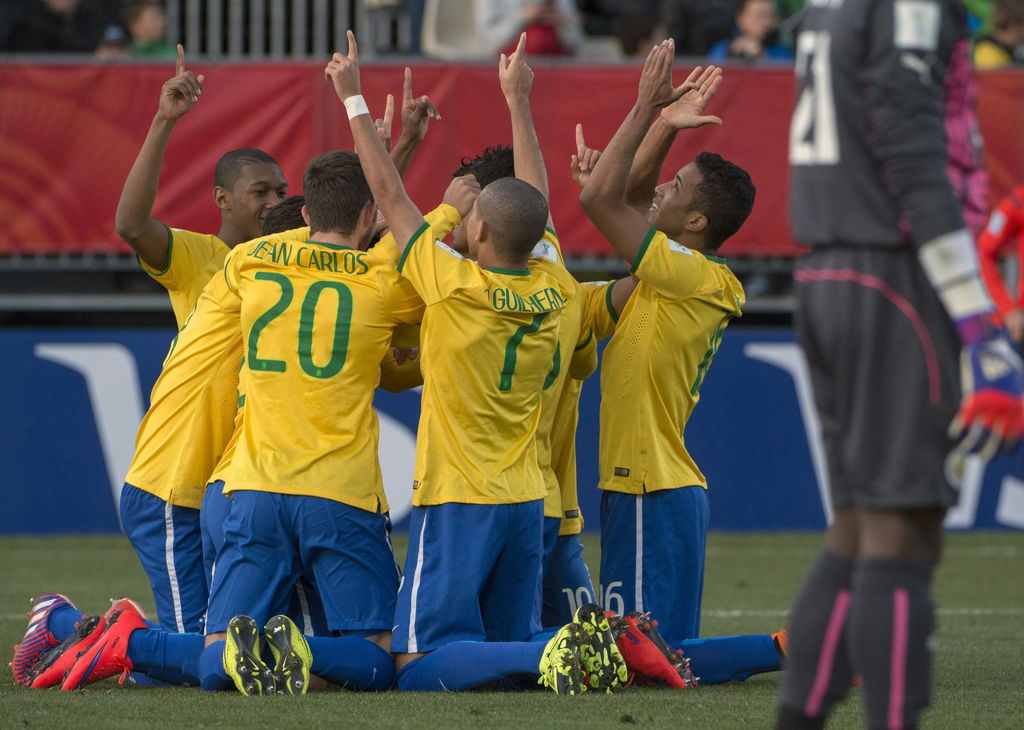 Los seleccionados brasileños festejan uno de los cinco goles que consiguieron en la semifinal contra la selección de Senegal. Brasil Vs. Serbia, la final del Sub-20