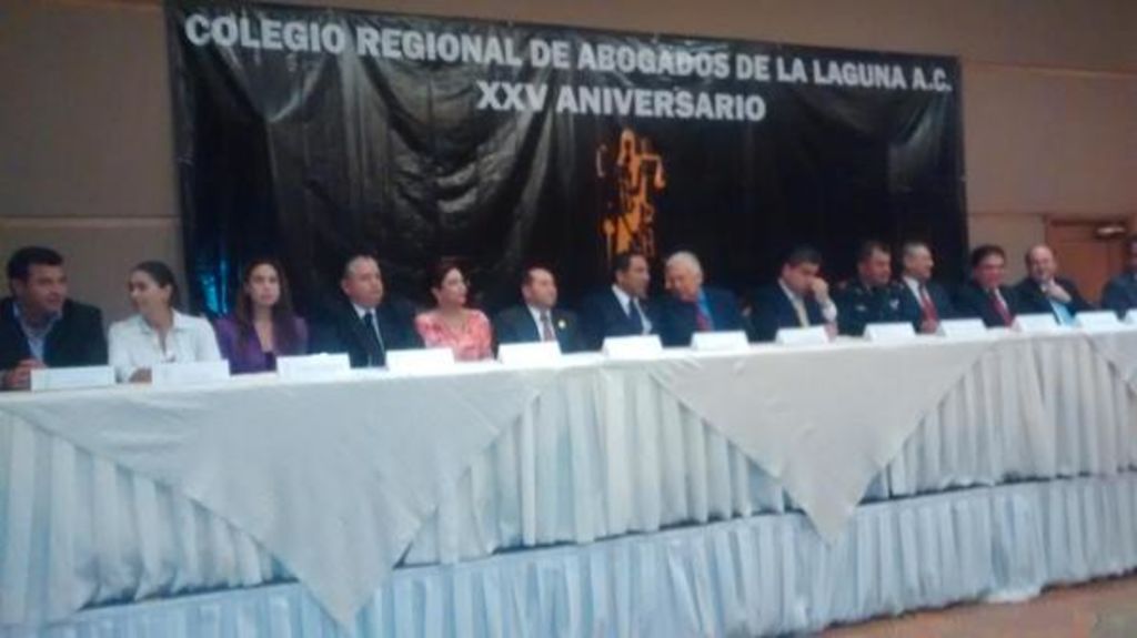 Durante la celebración, el Colegio de Abogados presentó a su nueva mesa directiva. (El Siglo de Torreón)