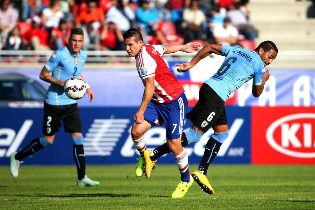 En juego peleado y de lucha, Paraguay y Uruguay igualaron 1-1, con lo que ambos aseguraron su pase a Cuartos de Final de la Copa América. (JAMMEDIA)