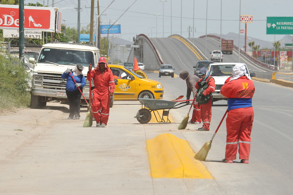 Polémica. Regidores del PAN y PMC piden desaparecer la brigada de limpieza 'Marea Roja' que da trabajo a 600 personas. (Ramón Sotomayor)