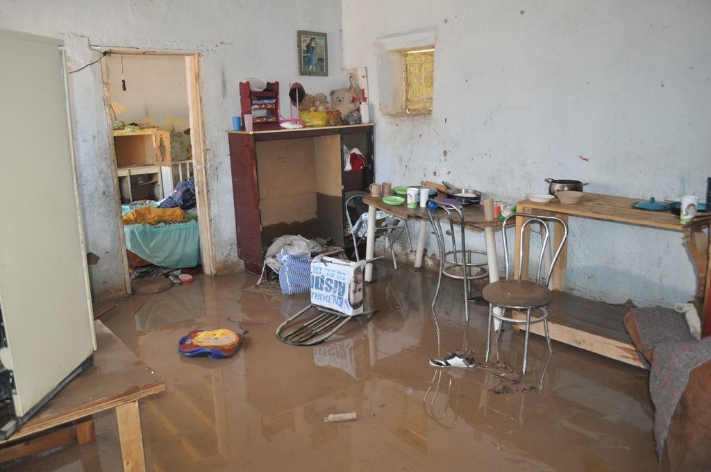Saldo. Fueron alrededor de 150 viviendas en donde el agua entró y alcanzó hasta un metro de altura provocando afectaciones.