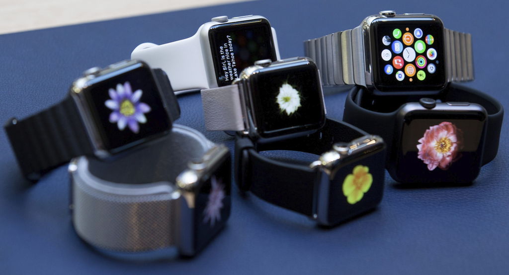 Los analistas prevén que Apple venda entre 10 y 20 millones de unidades de su Watch en 2015. (ARCHIVO)