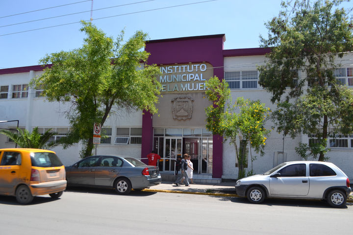 IMM. Instituto de la Mujer apoya para terminar prepa.