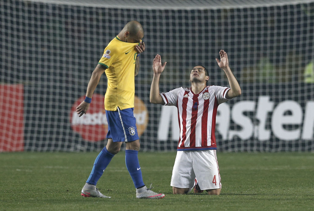 La historia de la Copa América de 2011 se repitió, cuando ambas selecciones decidieron su suerte en esta instancia desde los once metros y Paraguay también tumbó a la Verde-amarilla. (AP)