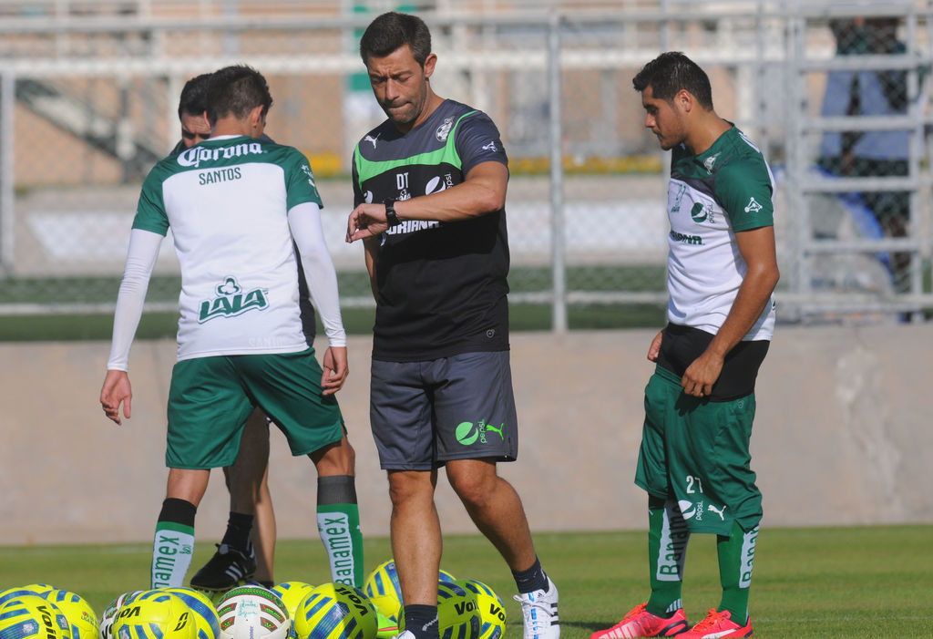 El entrenador portugués está muy al pendiente de lo que sucede en cada entrenamiento de los Guerreros. (Archivo)