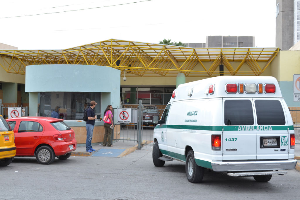 En estado grave. El señor Salazar ingresó a la sala de urgencias de la clínica No. 16 del IMSS con un traumatismo craneal severo.