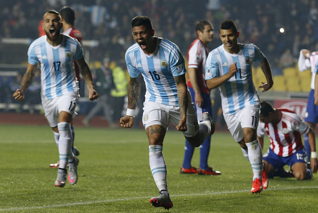 Con doblete de Di María y tantos de Pastore, Rojo, Agüero e Higuaín, Argentina ganó 6-1 a Paraguay y pasó a la Final para medirse a Chile. (AP)