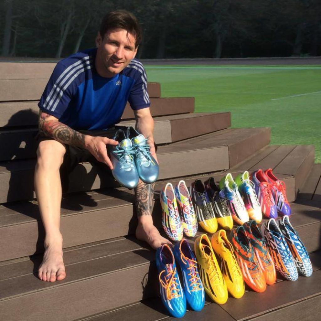 Lionel Messi presume botines | El Siglo de Torreón
