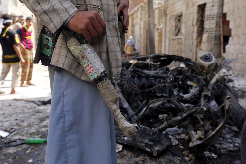 Violencia. Los rebeldes en Yemen lanzaron cohetes que acabaron con la vida de 31. 