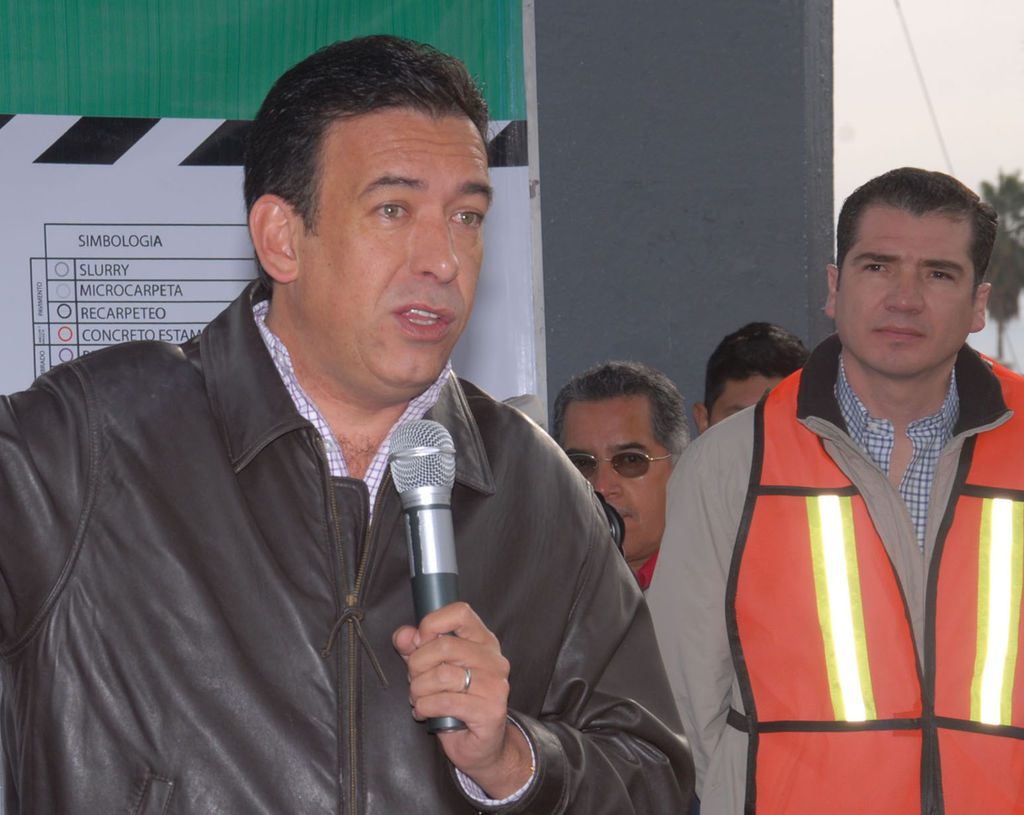 Caso. Ciudadanos de Torreón piden que se investigue el supuesto desfalco al erario del Estado presuntamente por el exgobernador.