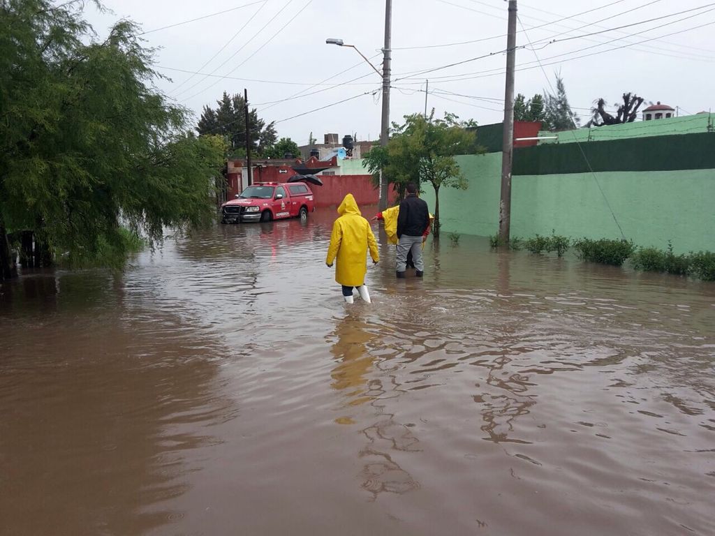 Problemática. En el fraccionamiento San Ángel se presentaron problemas de anegación la noche del miércoles y ayer.