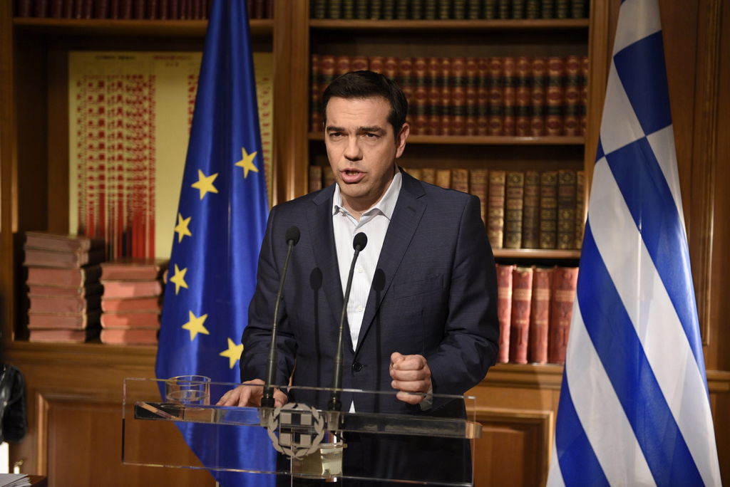 'Que todo el mundo lo entienda. Lo que está en juego no es la salida de Grecia de la eurozona, sino si bajo chantaje estábamos dispuestos a aceptar el acuerdo no sostenible que nos ofrecieron', dijo Tsipras. (EFE)