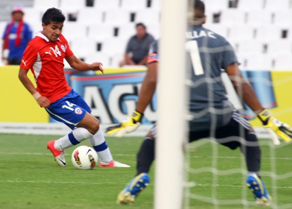 El sudamericano tiene 21 años y se desempeña como volante ofensivo. (Archivo)