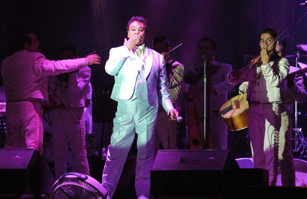 Juan Gabriel se entregó a La Laguna en un concierto de casi cuatro horas. (Ramón Sotomayor)
