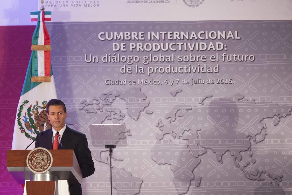 Peña Nieto subrayó que más allá de establecer ajustes presupuestales, para reafirmar las fortalezas financiera y macroeconómica del país, ante la volatilidad internacional, México ha optado por actuar con responsabilidad. (El Universal)