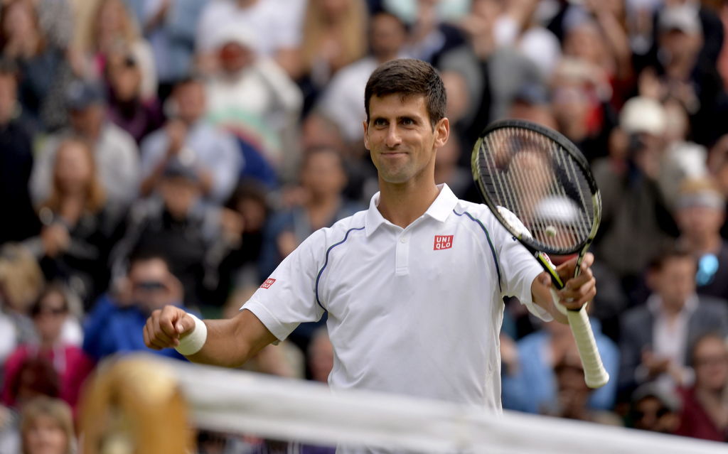 El serbio Novak Djokovic, número uno mundial, se instaló en Semifinales de Wimbledon, tras superar 6-4, 6-4 y 6-4 al croata Marin Cilic. (EFE)