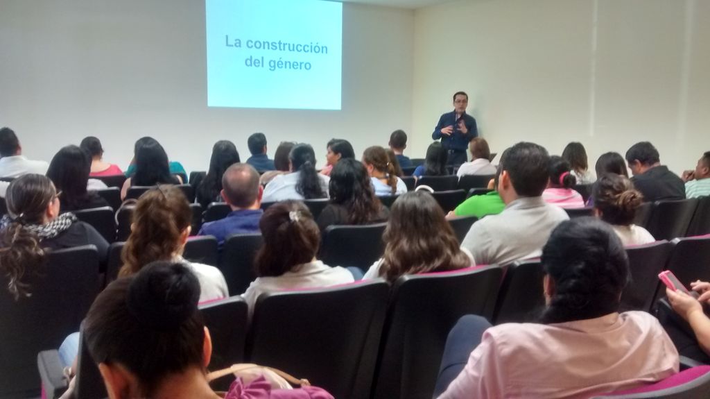 Se impartió el taller para prevenir la violencia contra las mujeres y el delito de trata de personas, que imparte la Fiscalía Especial para los delitos de Violencia contra las Mujeres y Trata de Personas de la PGR. (El Siglo de Torreón)