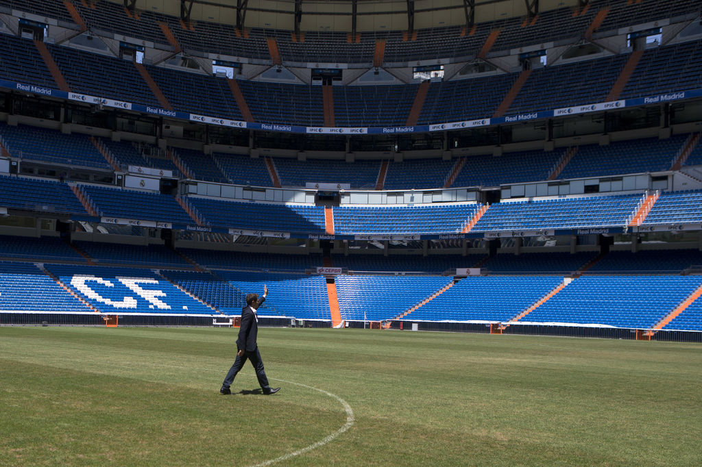 La despedida de Iker Casillas del Real Madrid ocurrió en dos tandas, la segunda fue ayer, donde dio un último paseo por el estadio. (AP)