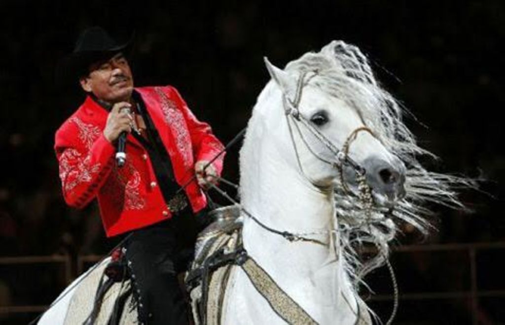 Joan Sebastian perdió a su fiel compañero cinco días antes de su muerte. (Twitter)