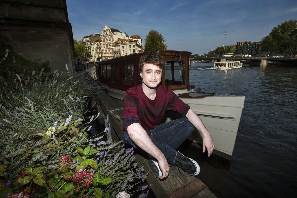 El actor británico Daniel Radcliffe, protagonista de la saga fílmica 'Harry Potter', con la cual alcanzó la fama en dicha industria, celebra su 26 aniversario este jueves a la espera del estreno de la cinta de terror “Victor Frankenstein”, en la que dio vida al jorobado “Igor”. (ARCHIVO)