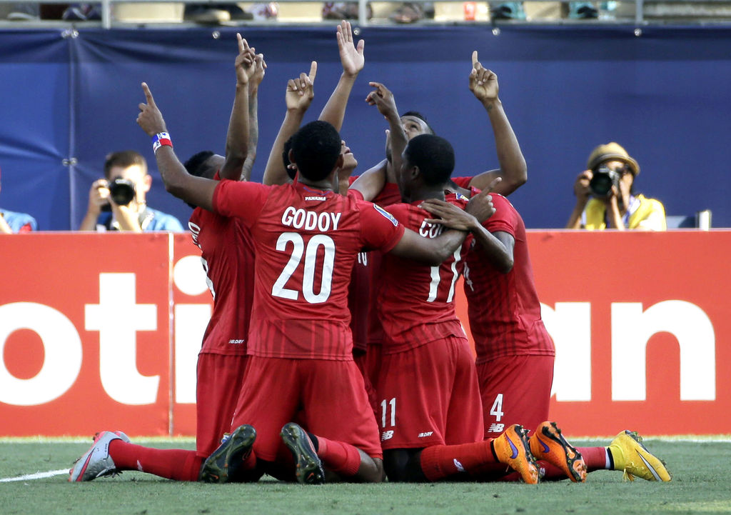 Panamá se adjudicó el tercer lugar de la Copa Oro tras derrotar, en tanda de penales, 3-2 (1-1 en tiempo regular) a Estados Unidos. (AP)