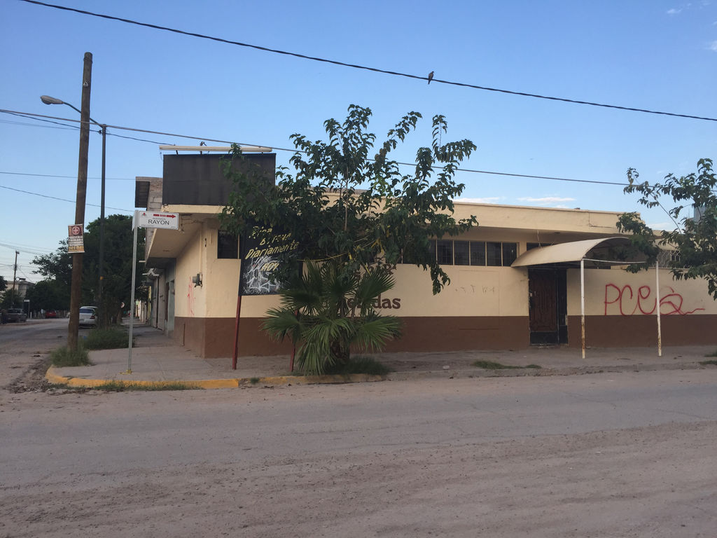 Acción. En operativo autoridades de seguridad cierran dos bares de Gómez Palacio.