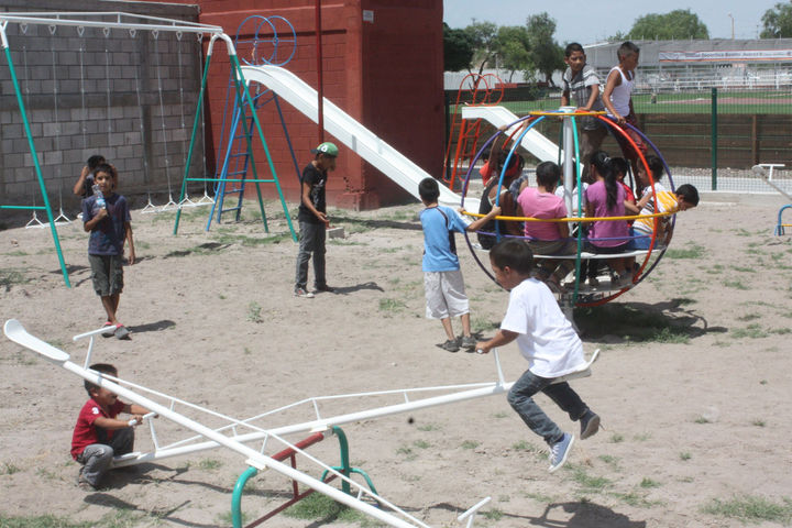 Distracción. Buscan alejar a los niños de adicciones.
