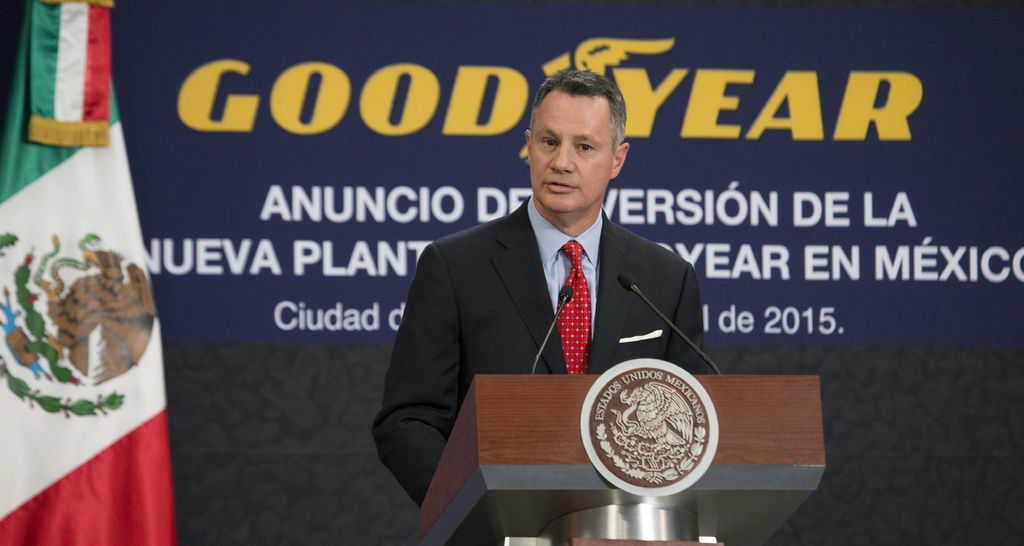 Ruedan.  El presidente y director ejecutivo de Goodyear, Richard Kramer anunció en abril sobre la megainversión en San Luis Potosí.