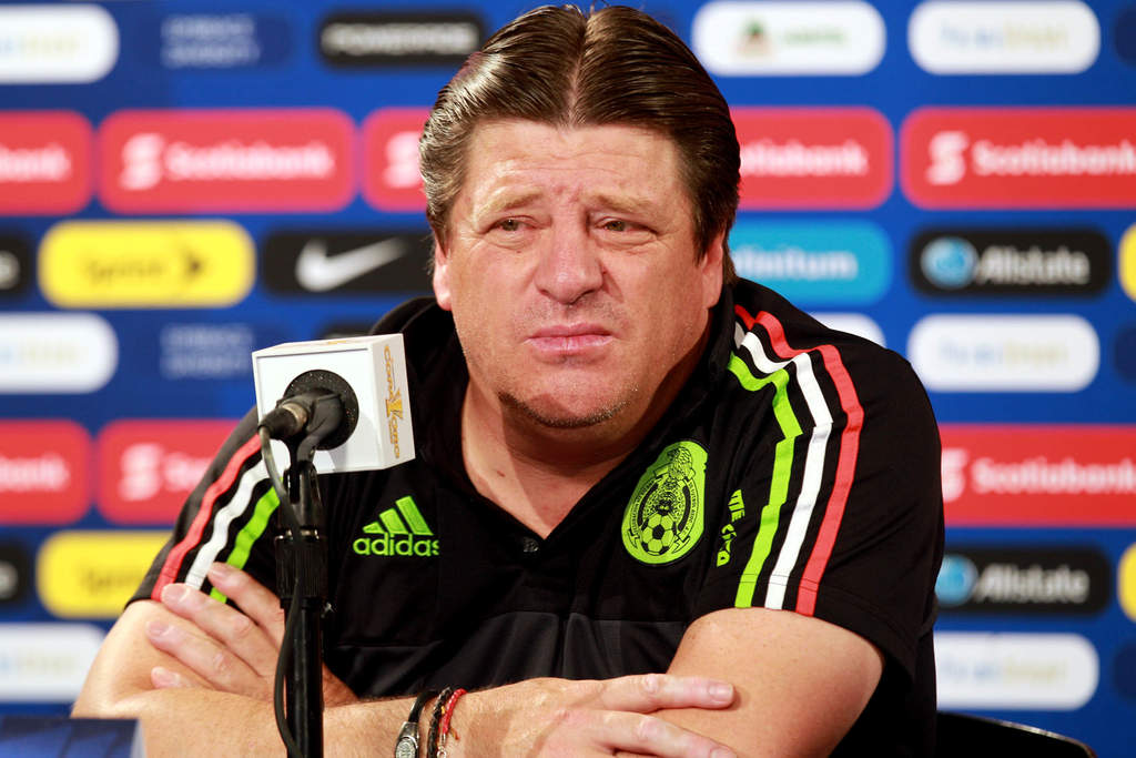Miguel Herrera sigue en medio de la polémica, tras haber sido despedido de la Selección Mexicana. (EFE)