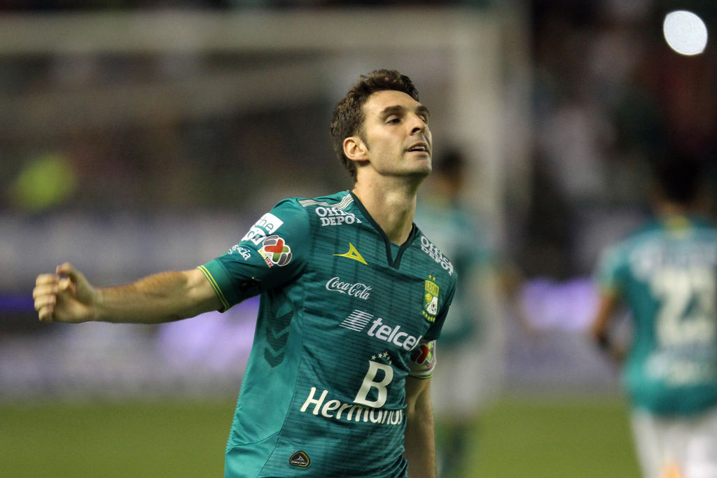 Mauro Boselli, del León, en festejo durante el juego de la jornada 2 del torneo Apertura 2015. (Jam Media)