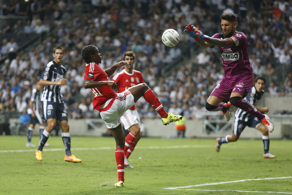 En su partido inaugural, Monterrey derrotó 3-0 al Benfica de Portugal, para adjudicarse la Copa Eusebio.  (Jam Media)