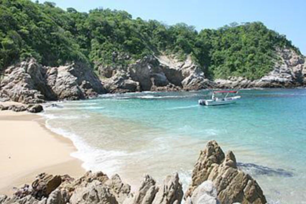 La Bocana es un paraíso para pescadores y surfers.